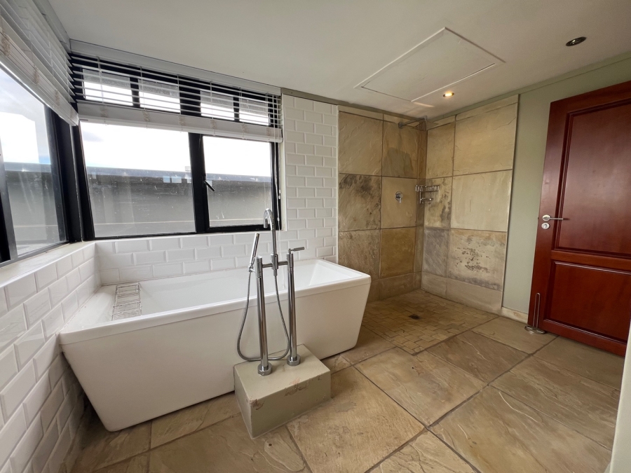 5 Bedroom Property for Sale in Oubaai Western Cape